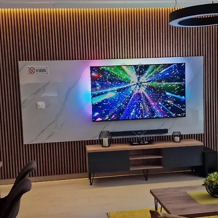 Luxury Yellow & Modern Апартаменти Скоп'є