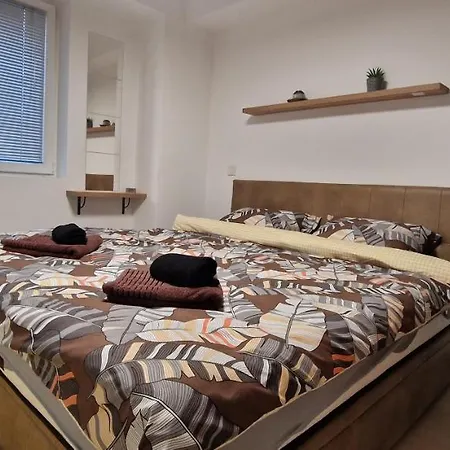 Luxury Yellow & Modern Apartman Skopje