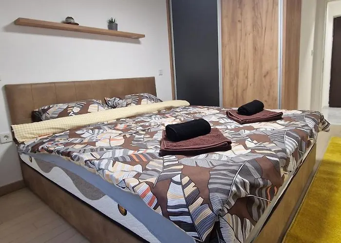 Luxury Yellow & Modern *